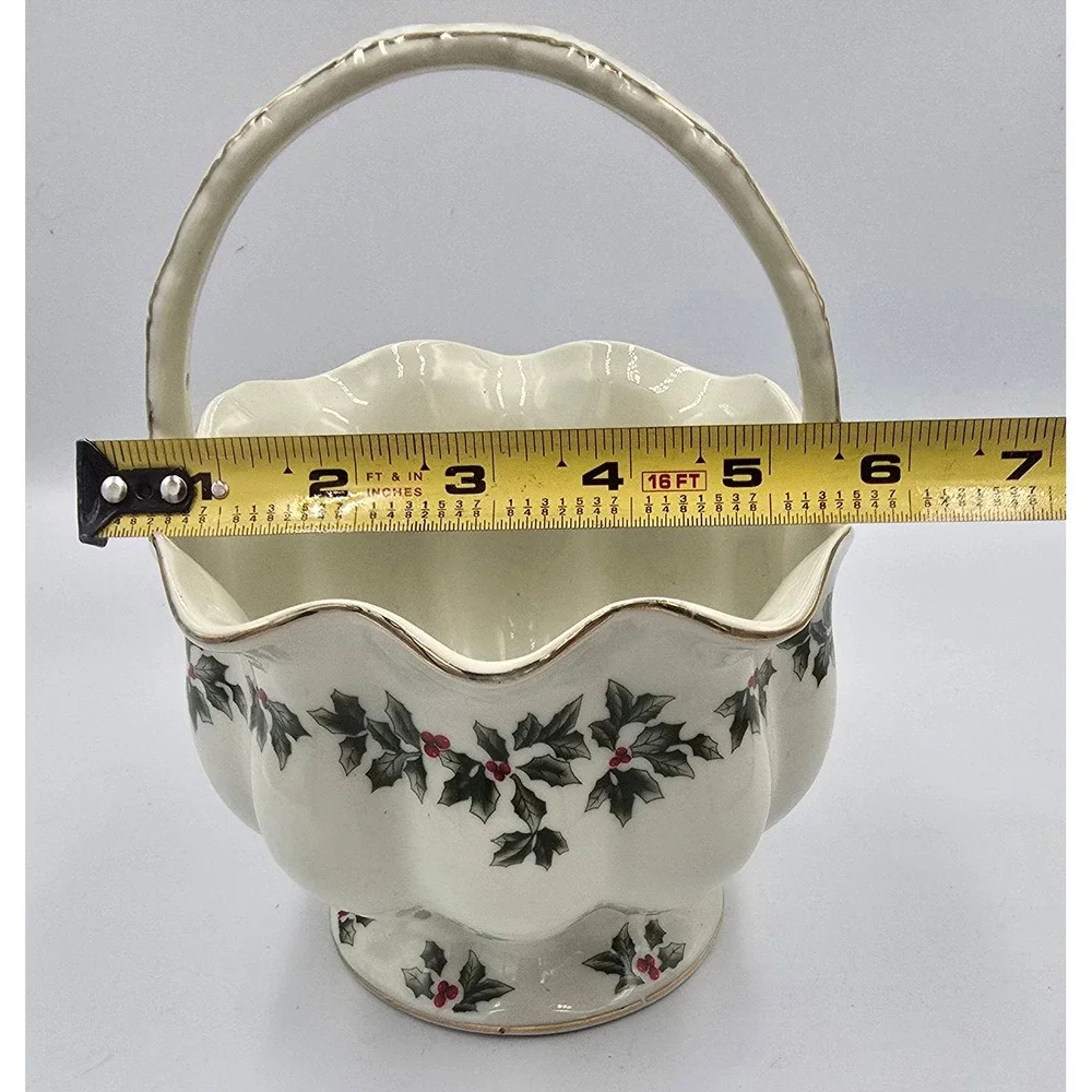Living Quarters Christmas Holly‎ Berry Ceramic Footed Basket Candy Dish Flowers